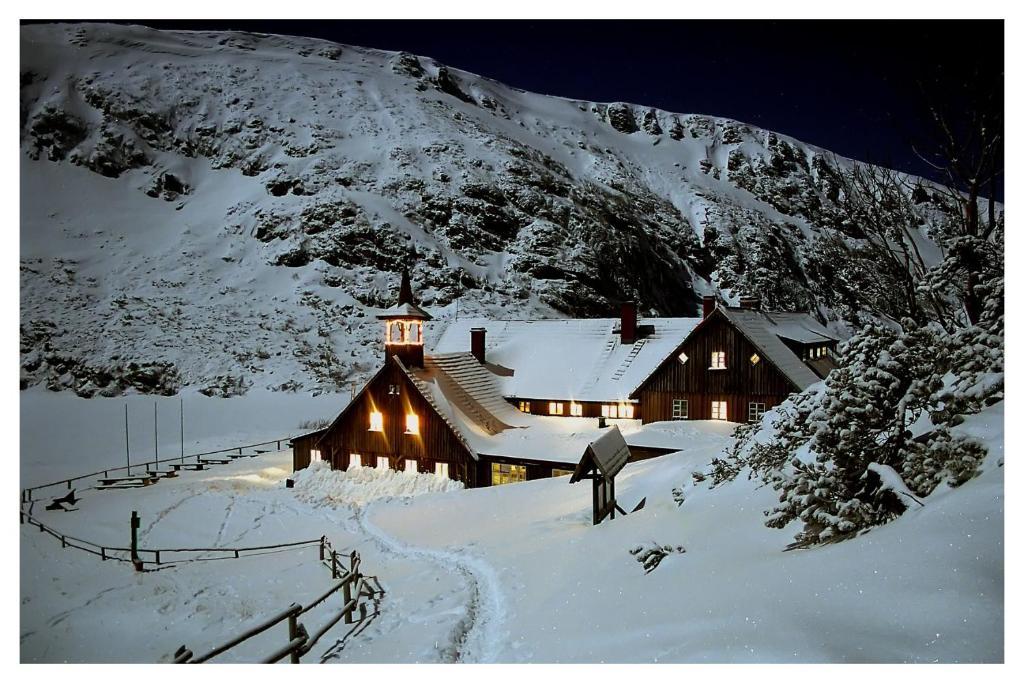 Хостел Schronisko Pttk Samotnia Карпач Экстерьер фото